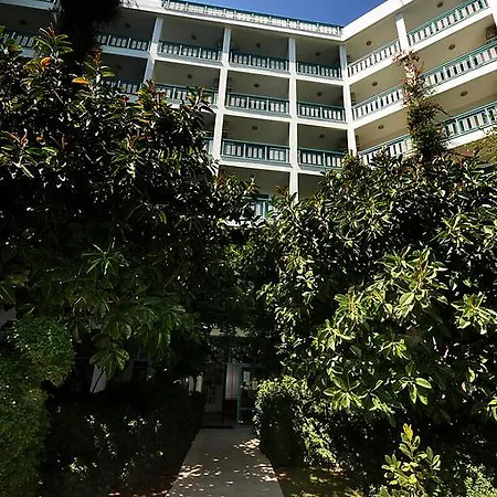 Hotell Tropical 4*