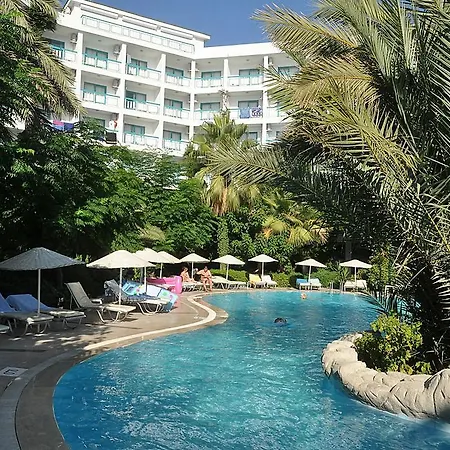 فندق Tropical 4*